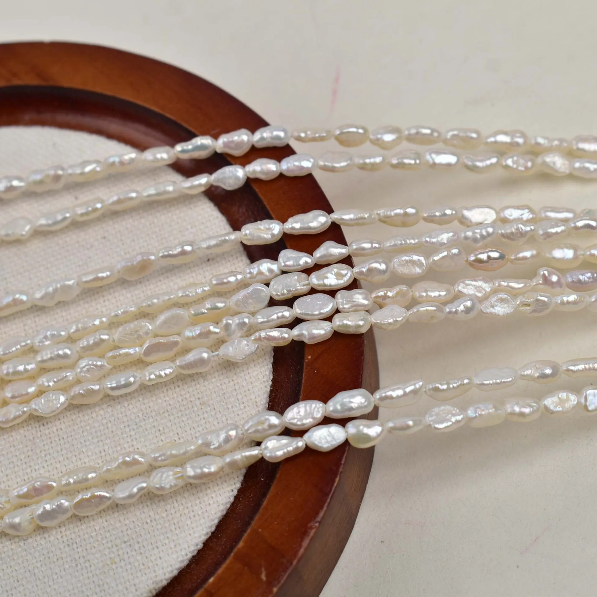 4-5 مللي متر صغير الباروك ثقب مستقيم اللؤلؤ لؤلؤ المياه العذبة الطبيعية سلاسل الأبيض على الوجهين بريق اللؤلؤ بالجملة و DIY بها بنفسك #3