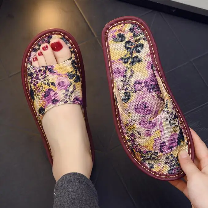 

Retro Style Linen Fabric Sandals Unisex Large Size Non-Slip Summer Slippers for Men and Women