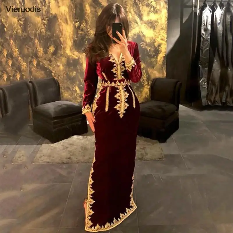 فساتين سهرة قفطان مغربي عنابي 2022 على شكل حرف v وأكمام طويلة مزينة للحفلات الراقصة المخملية طول الأرض فيستدو دي فيستا #1