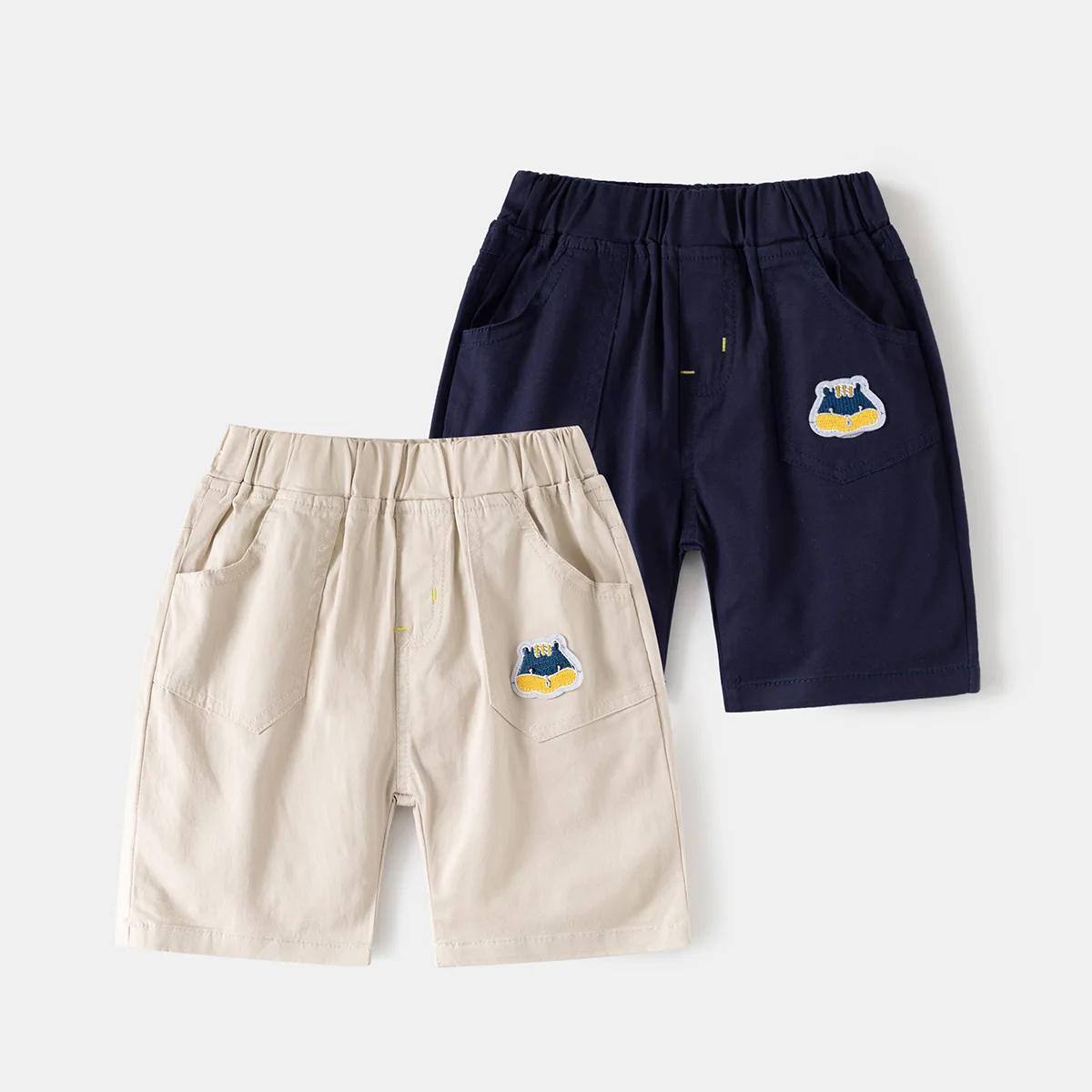 2026 Sommer Jungen Lässige Niedliche Bedruckte Cartoon Knielange Baumwollshorts in Zwei Farben