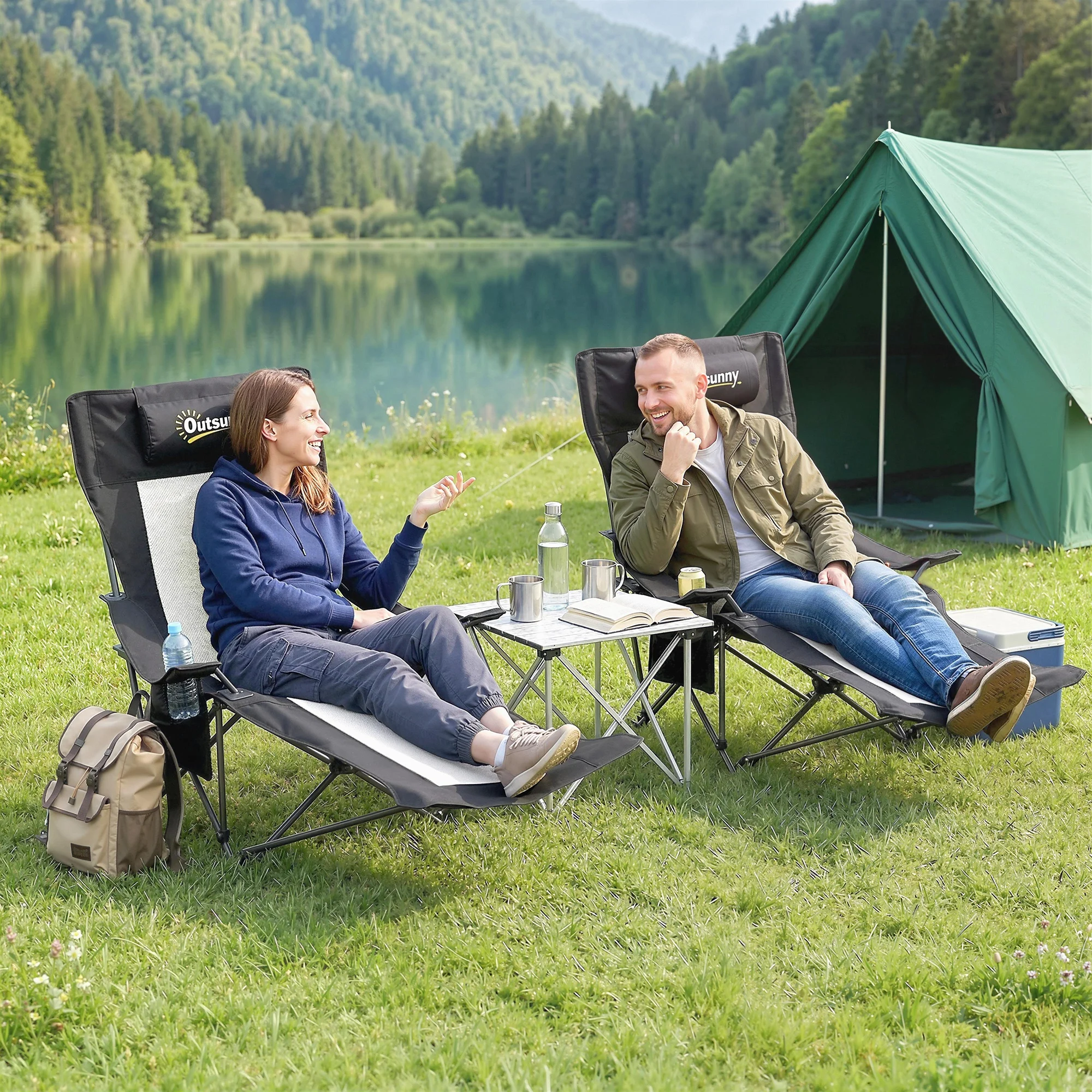Outsunny Lot de 2 chaises de camping pliantes, chaises longues de camping portables avec dossier réglable sur 4 niveaux, repose-pieds amovible, appui-tête, porte-gobelet, poche latérale, capacité de charge 120 kg, noir
