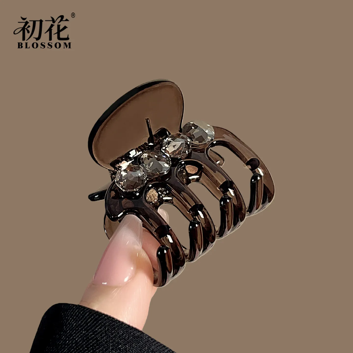 Chinese Style Lucky Blessing Rhinestone Small Shark Hair Clips For Women Girls 4.5cm Mini Hair Claws For Thin Hair High Ponytail