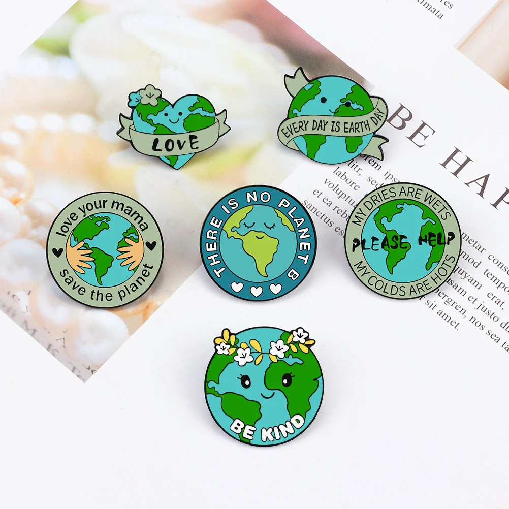 Love Mother Earth! Green Heart Shape Earth Lapel Pin Protect Ecological Environment Water Plant Enamel Brooch Denim Jacket Badge