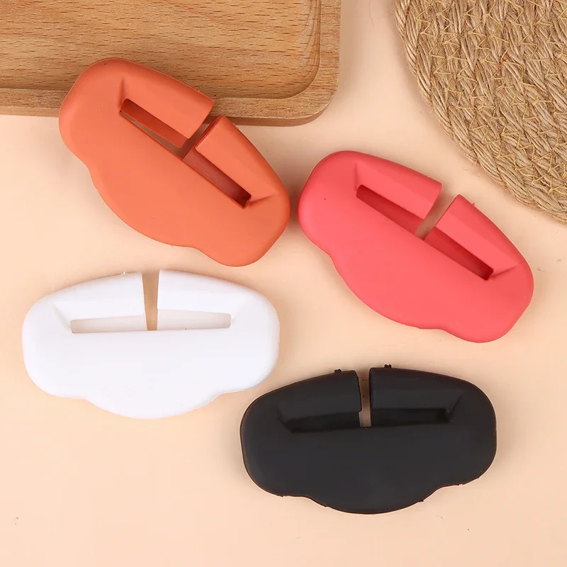 2Pcs Seat Belt Buckle Cover Anti-Scratch Rubber Car Seat Buckle Protector Clip Protection Cover Universal For SUV Sedan
