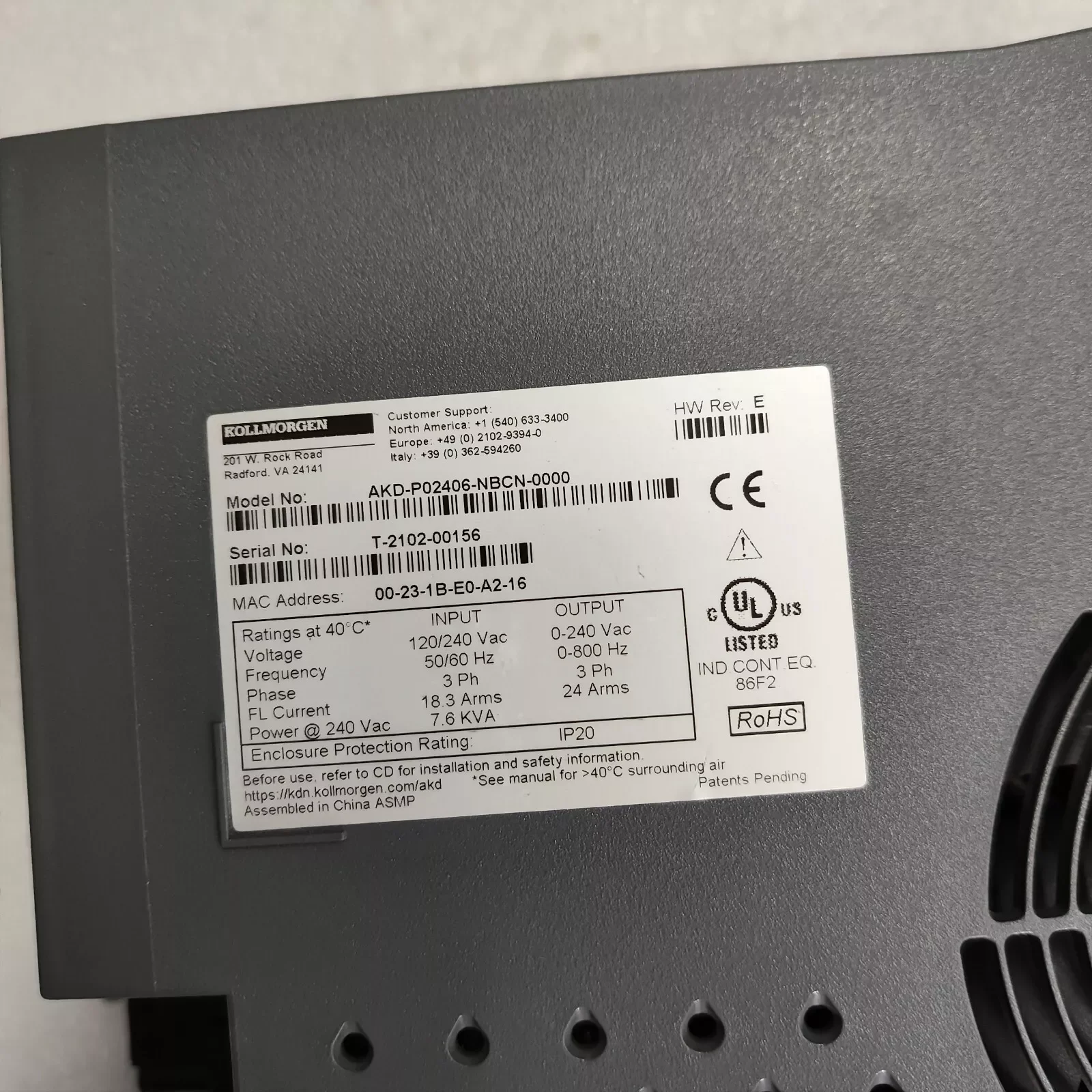 Servomotore KOLLMORGEN AKD-P02406-NBCN-0000