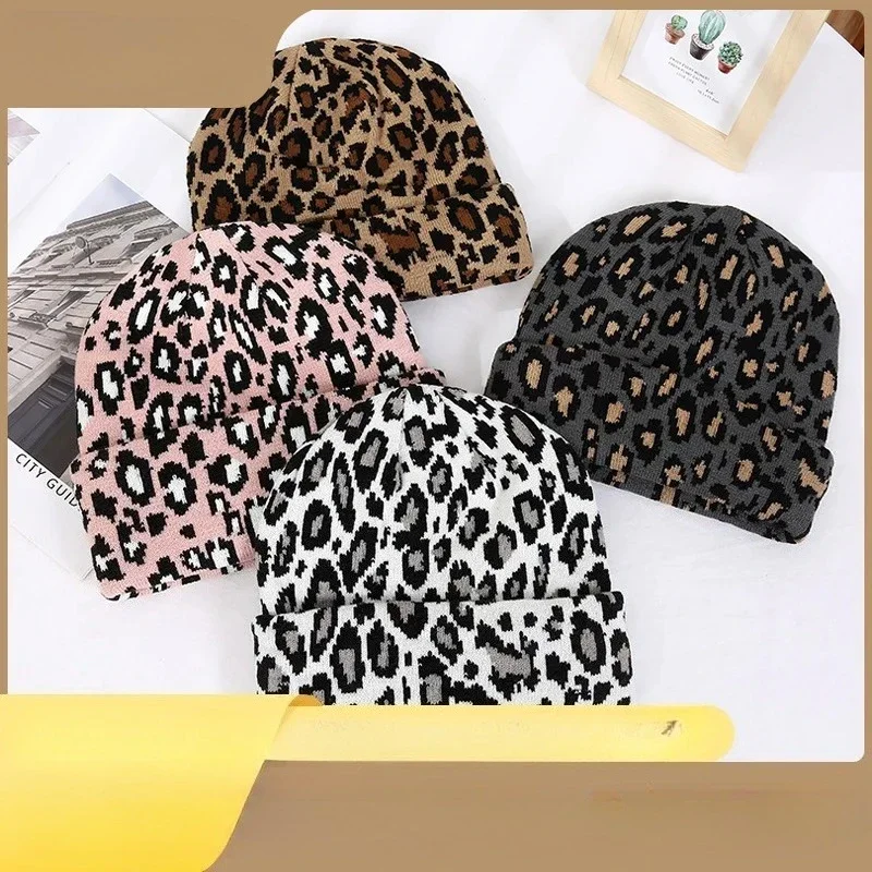 Leopard Print Light Body Knitted Hat for Keeping Warm in Winter, Melon Skin Hat with Rolled Edges and Round Top Hood