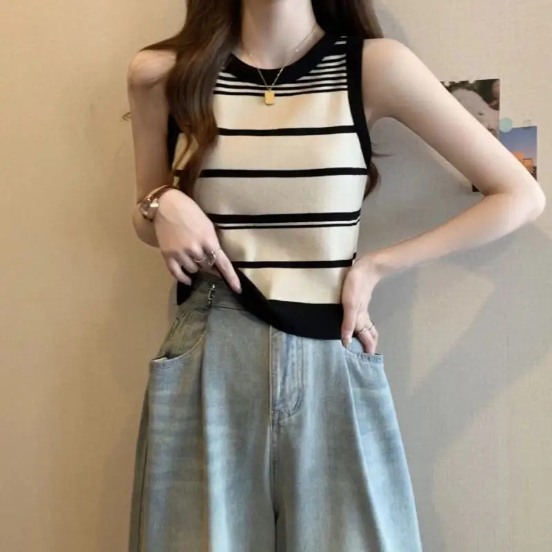 

2024 New Summer Spicy Pure Desire Fashion Round Neck Stripe Print Casual Versatile Sleeveless Ice Silk Knitted Tank Top