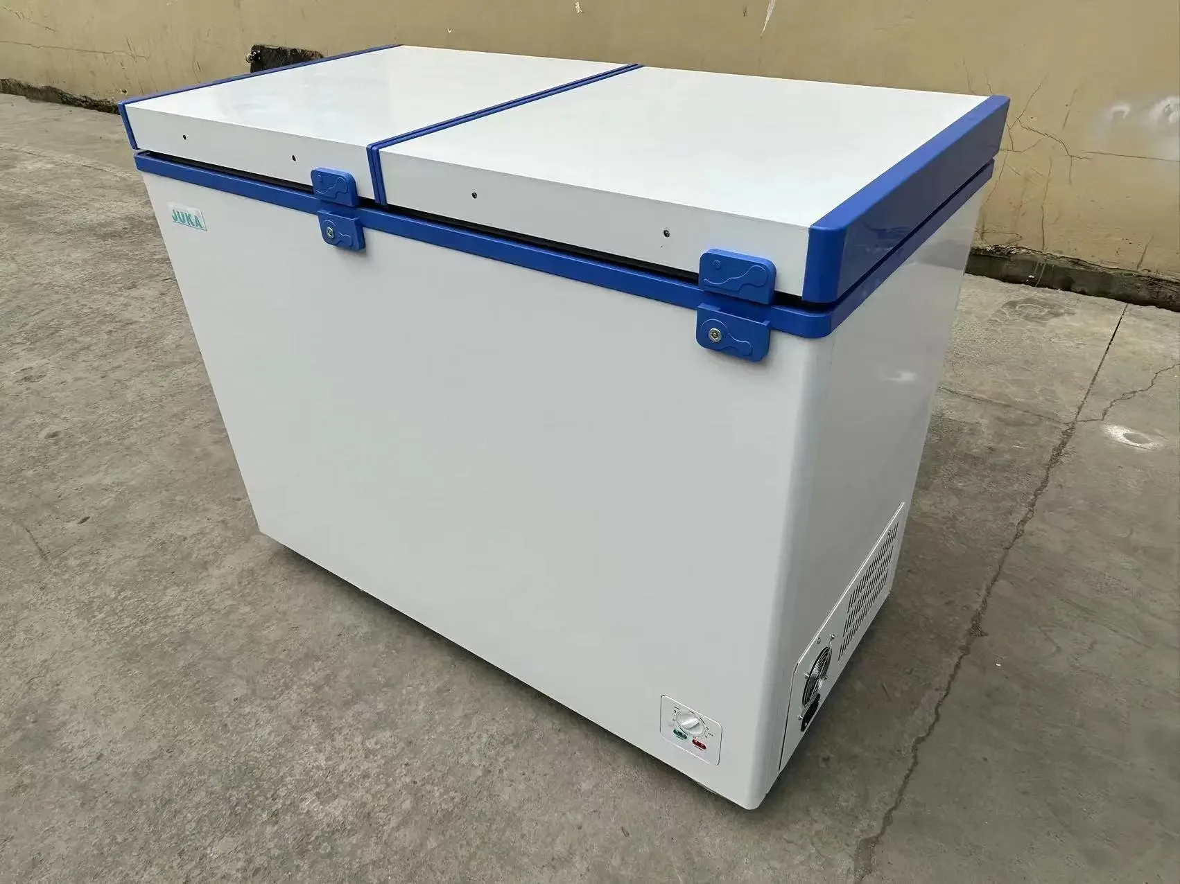 #for 268L 12V/24V 65mm form thickness mobile chest frozen single door top open refrigerator freezer