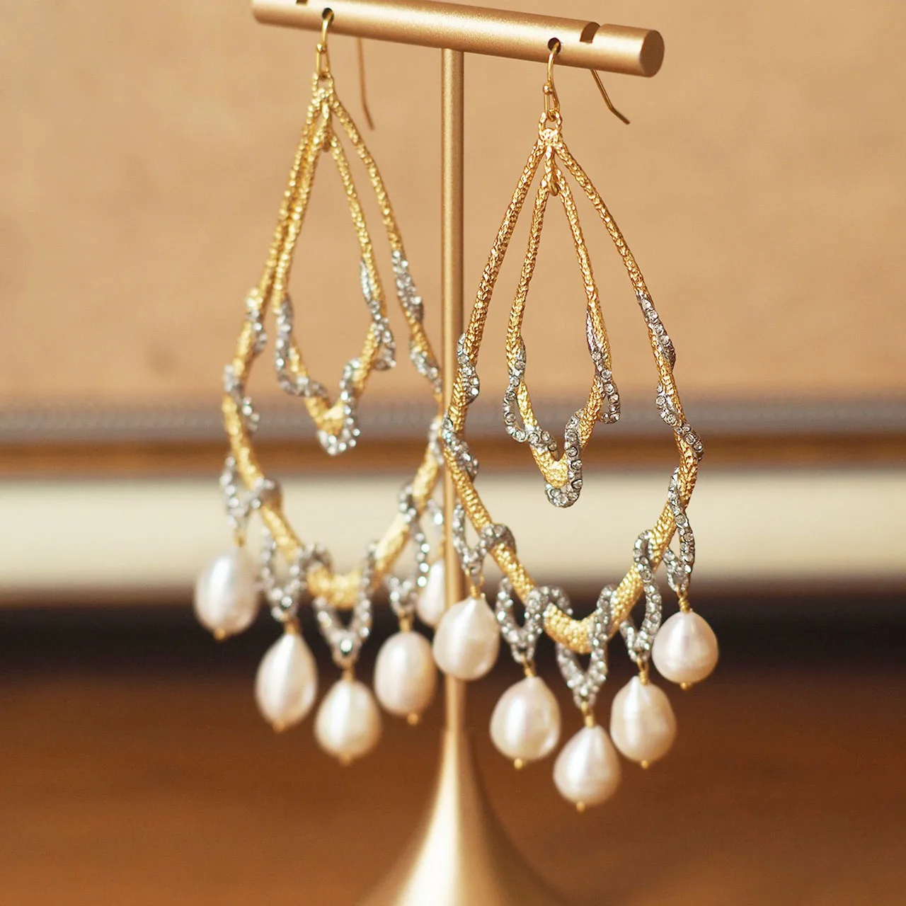 New Jewelry & Accessories Luxury Ethnic Style Natural Pearl And Two-Color Metal Tassel Earrings For Women's Parties & Gifts