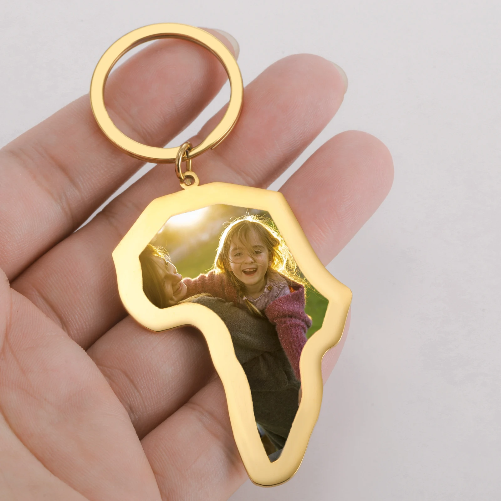 

Custom Keychain African Map Shaped Photos Pets Preserving Locking Warm Moments Pets Suitable Pet Enthusiasts Animal Protectors