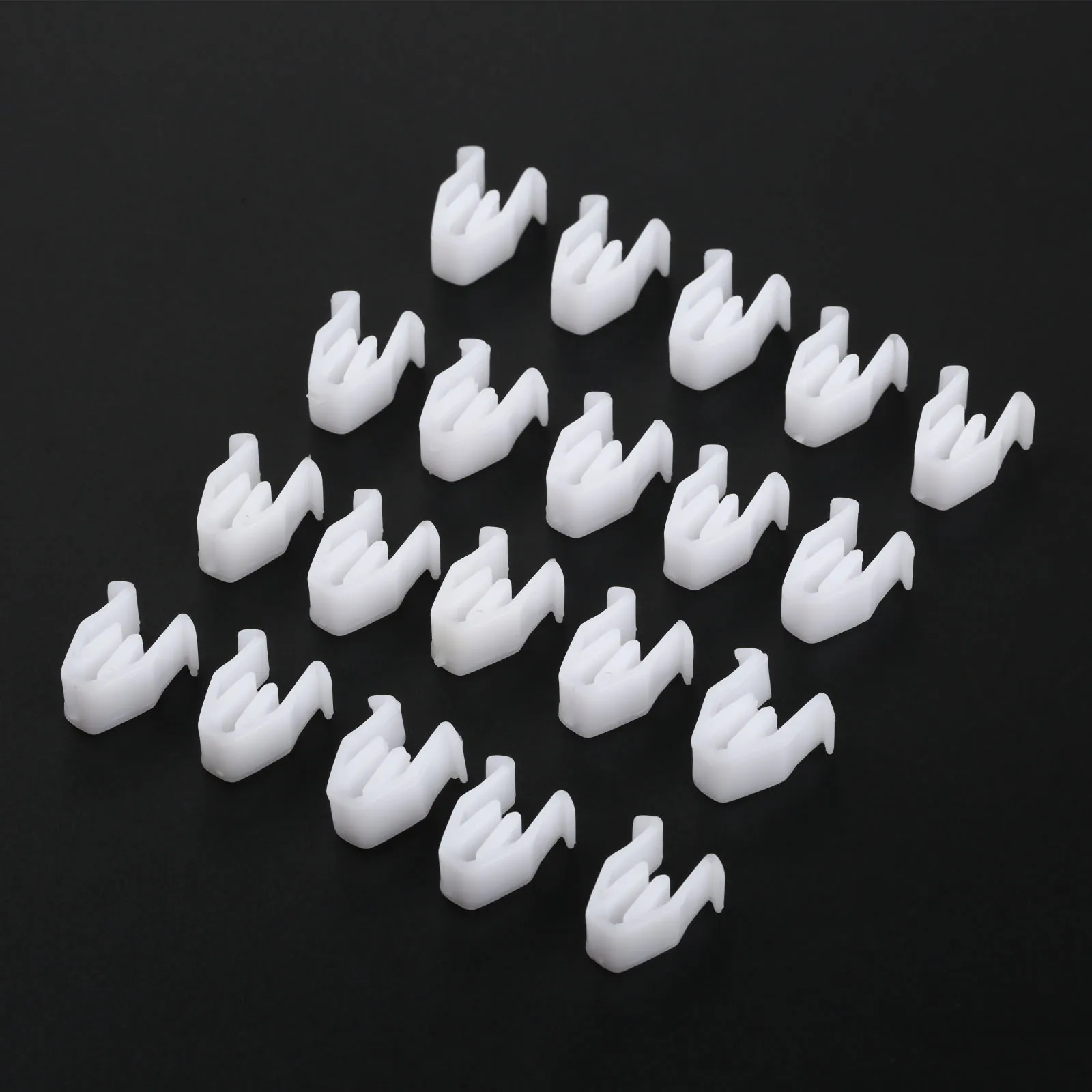 100Pcs 5482087 Front Grille Moulding Clips Trim Panel Retaining Fastener Clip For Chevrolet Equinox 2005-2008 Automobile Rivets