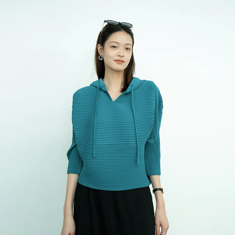 

Miyake Pleated Women's Loose Fit Hoodie Top 2025 New Style Casual Versatile T-Shirt Jacket Fiber Folded Design Full Sleeve
