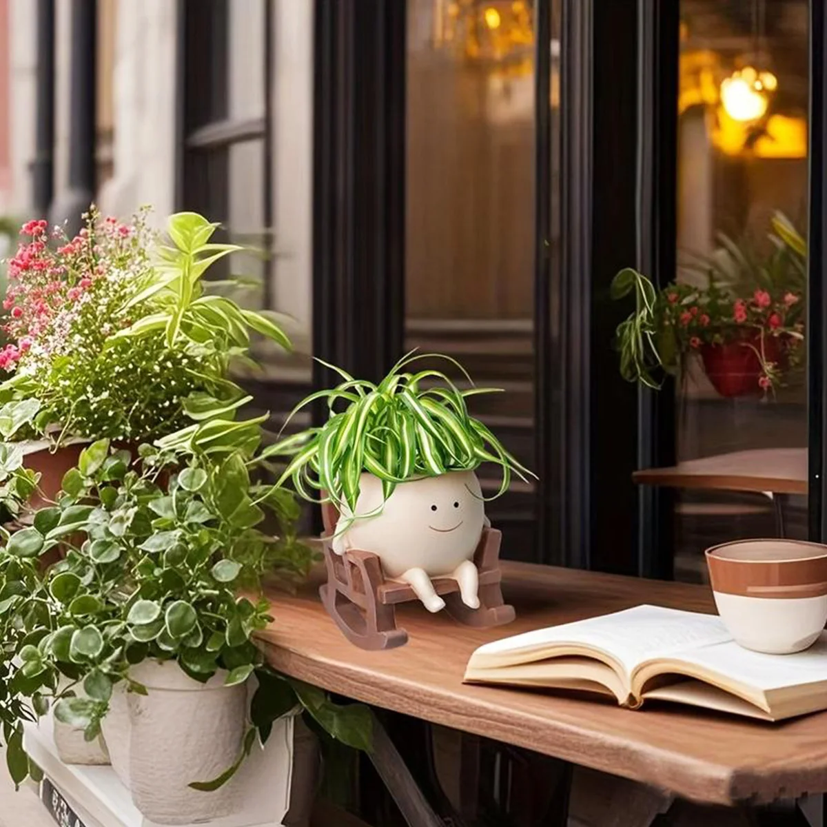 Maceta decorativa de resina, con una linda cara sonriente, adecuada para cultivar suculentas o plantas de araña, se puede usar tanto en interiores como en exteriores, perfecta para colocar en ventanas, escritorios, estanterías o rincones del jardín, también es un regalo creativo para el Día de Acción de Gracias, el Día de la Madre o cumpleaños, para regalar a amigos que les gustan las plantas.