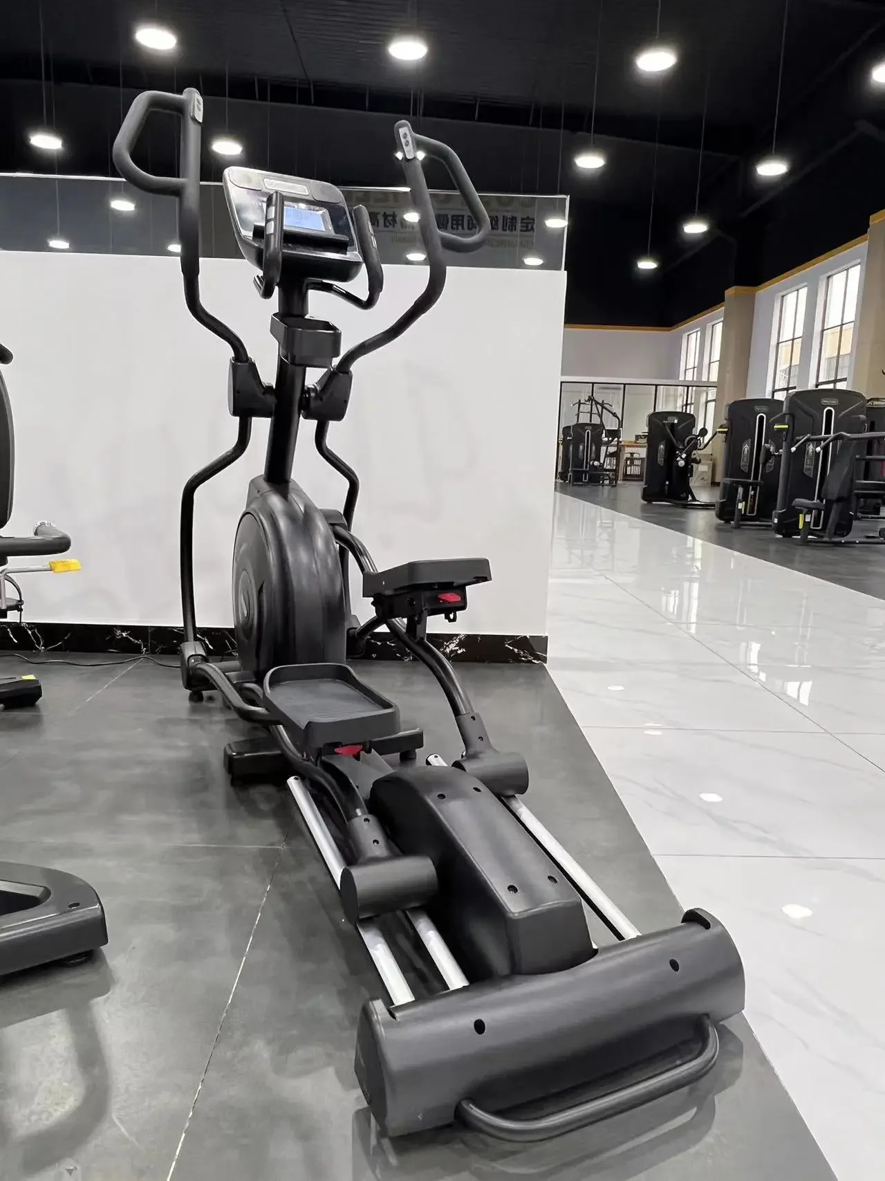 

Motorized Elliptical Trainer with Touch Screen Multifunctional Body Training Fitness Gear