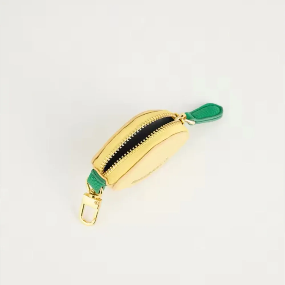 

Sweet Style Charming Design Fruit Purse Mini Size Fruit Shape Keychain Purse with Keychain Lemon Shape Coin Purse Gift for Women