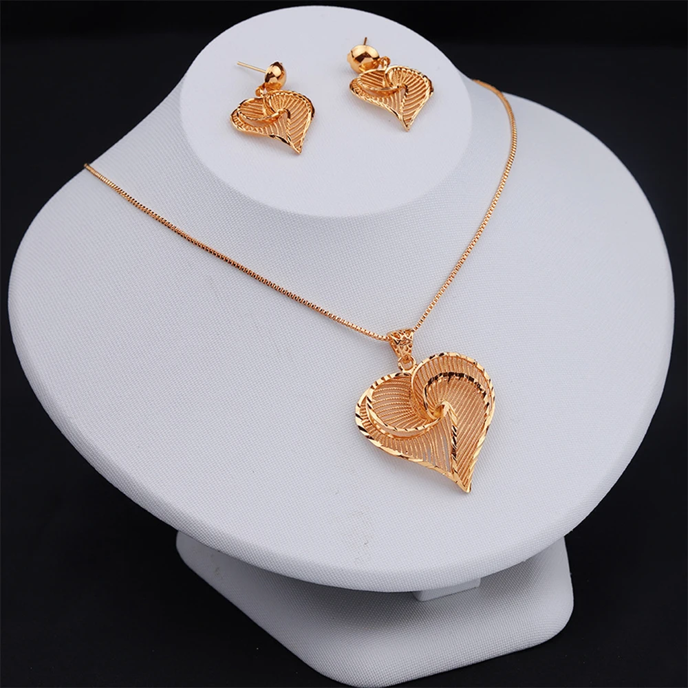 

Jewelry Heart Shape Earrings Exquisite Necklace Pendants Golden Color Sets Gift Party Bohemia Bridal Daily Jewelry Earrings