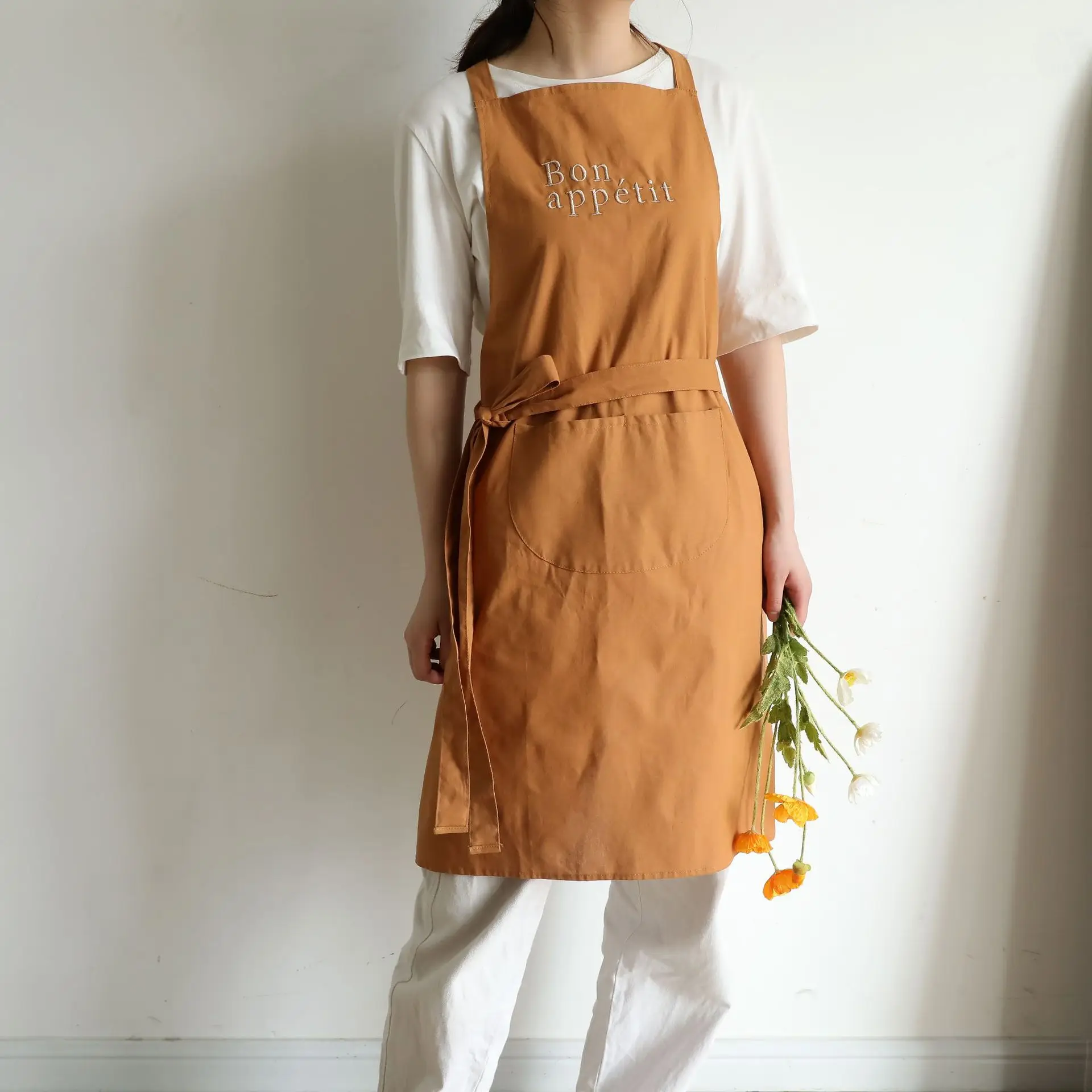 Casual Cotton Home Kitchen Apron Women's Anti Fouling Flower Shop Work Clothes Embroidered Letters Sleeveless Baking Apron