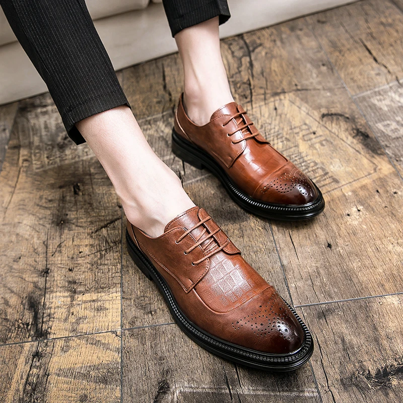 

Men's formal shoes 2020 fashion patent leather formal shoes men's Spring and Autumn brand business office wedding shoes