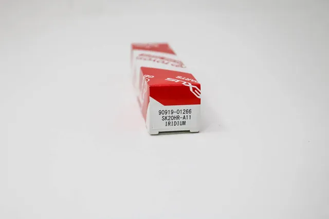 

4pcs Iridium Spark Plugs Part No.:90919-01266 Model:SK20HRA11 Fit for:HILUX TACOMA FORTUNER HIACE REGIUS INNOVA DYNA TOYOACE