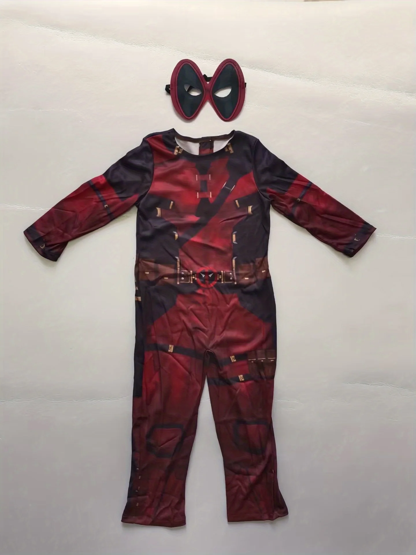 

Костюм для мальчиков: 1 комбинезон + 1 маска для глаз, красно-черная расцветка, тактический принт на поясе, детализированный дизайн снаряжения, карнавальный костюм, костюм для Хэллоуина, Пасхи и других праздников