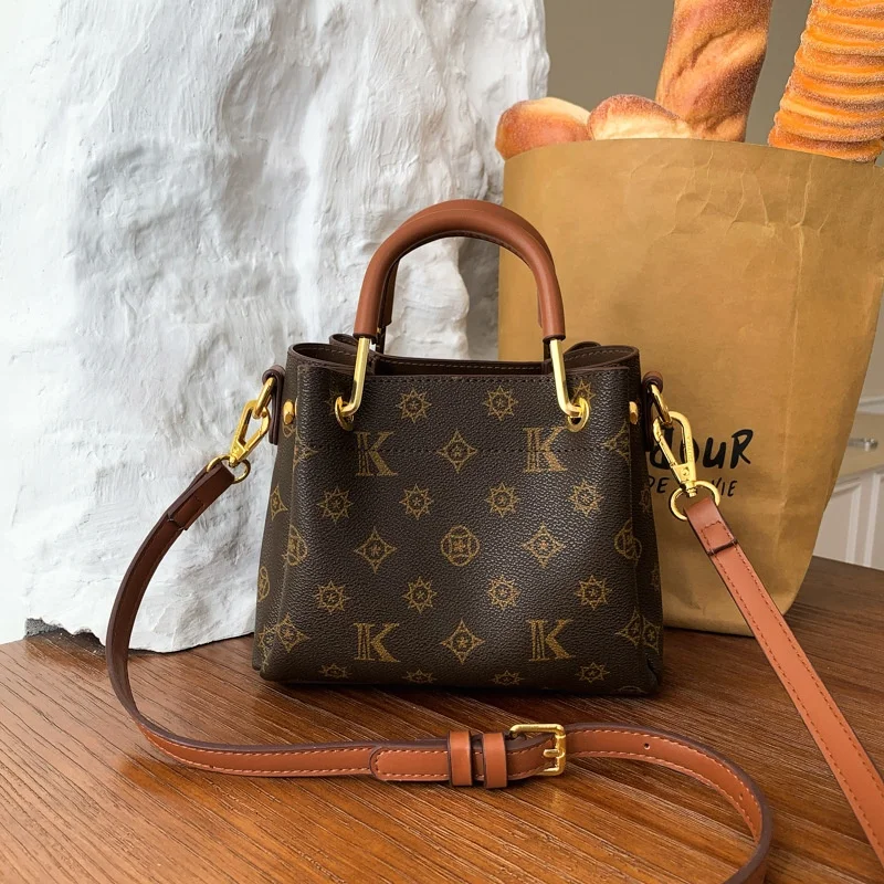 pu-レザーカジュアルクロスボディバッグ女性のためのレディース高級デザイナートートハンドバッグ女性大容量旅行ショルダーバッグ嚢