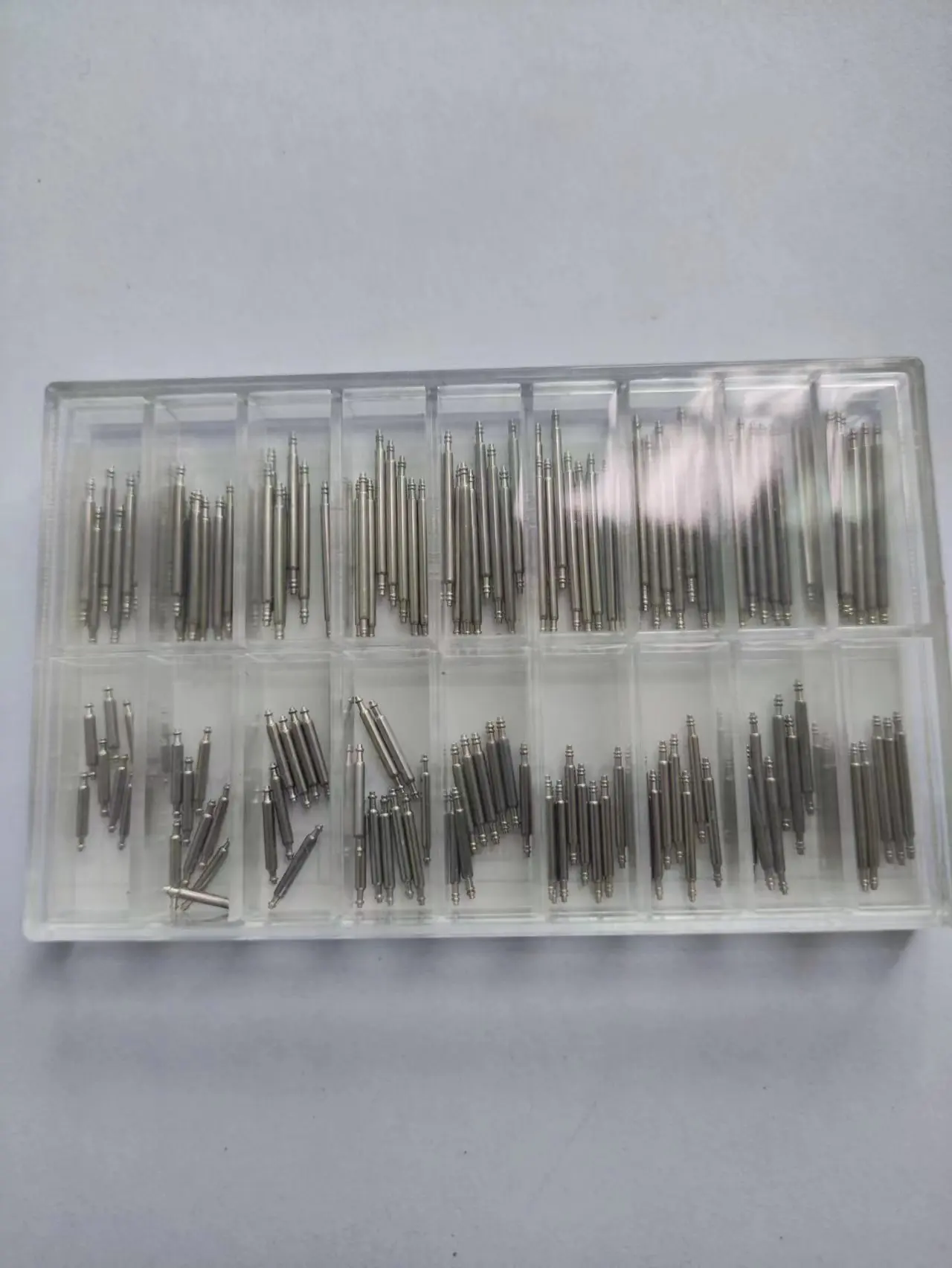 Insert a slightly inserted watch ear, clip ear spring with needle ear connection shaft, 1.5 thick, 1 box, 144 pieces