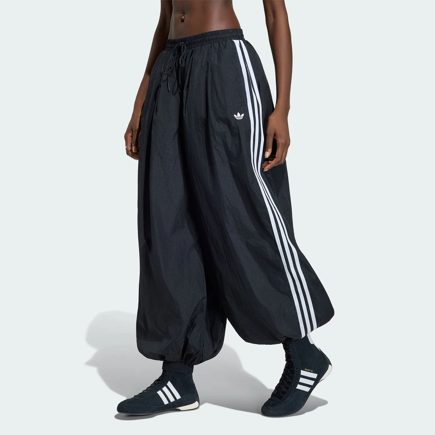 

Adidas Authentic Three Leaves Women's Woven Cuffed Fashion Lightweight Pants KY5052