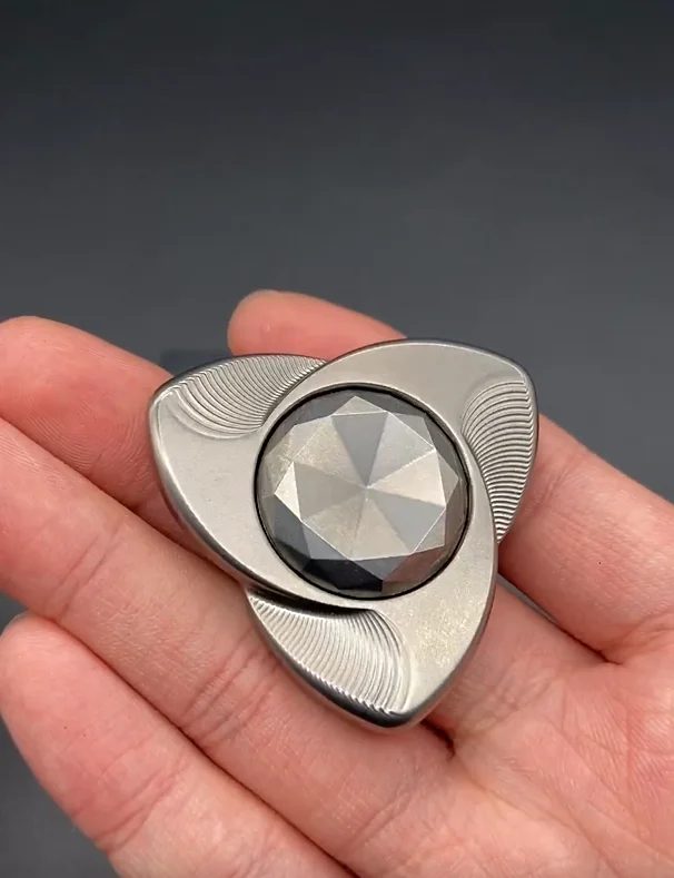 

KAP Asia Pacific Tungsten Rose XL Pushing Fingertip Gyroscope
