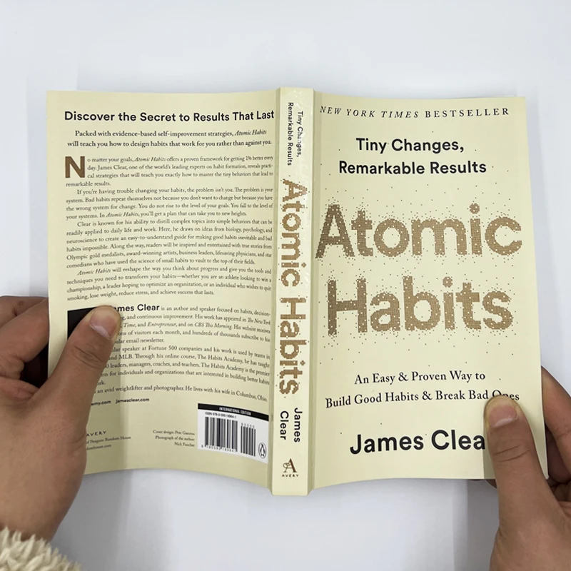 Livros de autogestão de James Clear Atomic Habits, uma maneira comprovada fácil de construir bons hábitos, quebrar maus hábitos