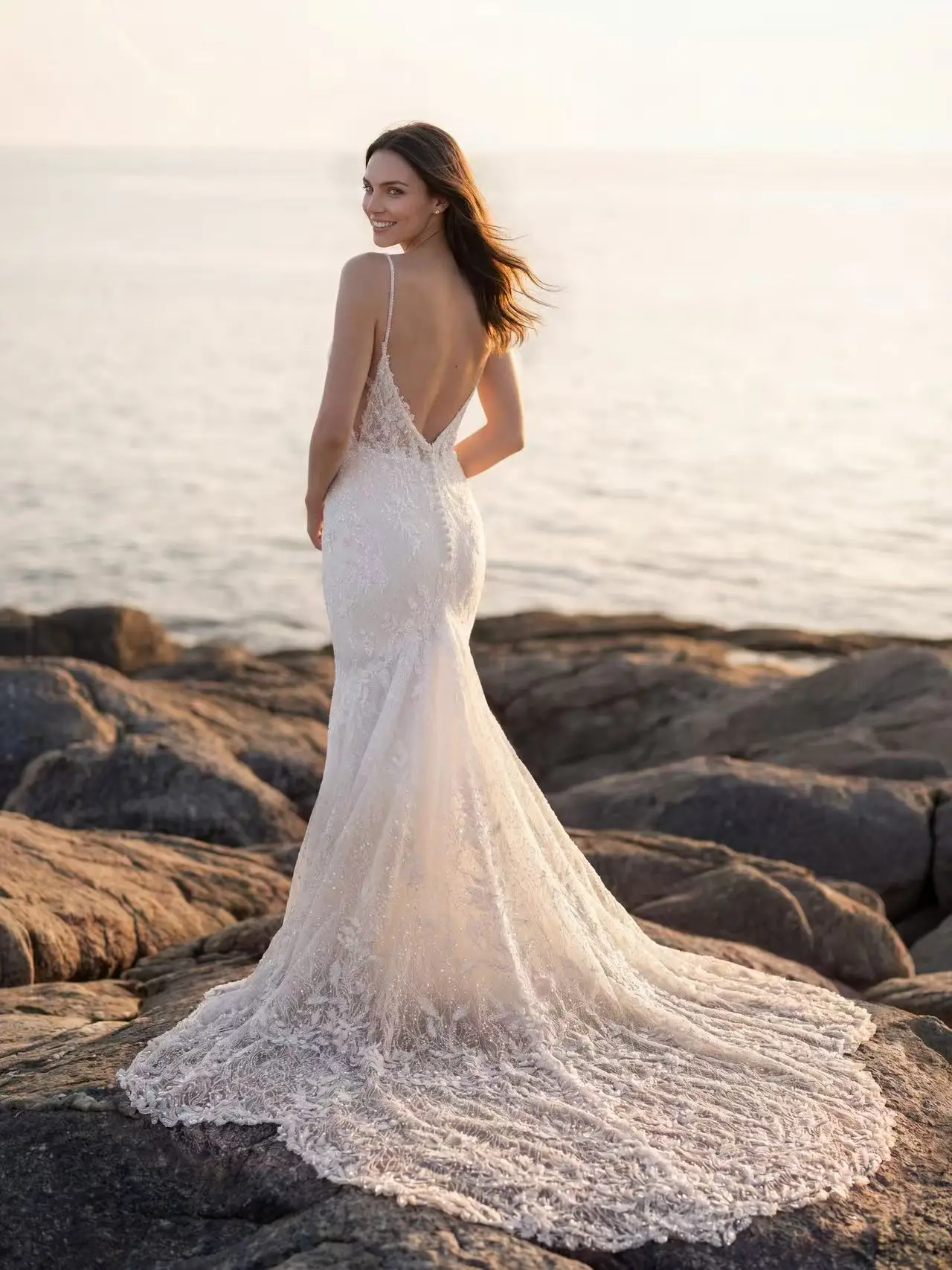 Beach Wedding Dress Deep V Neck Mermaid Bridal Gown Spaghetti Straps Low Back Lace Applique Chapel Train Custom Made