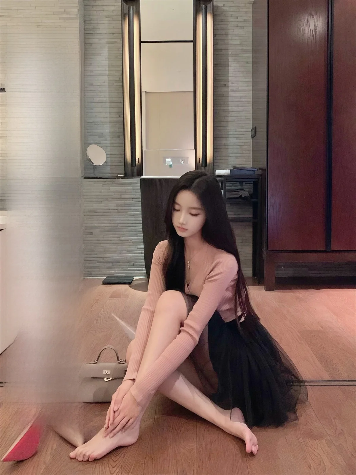 

Hotdog Spicy Ice Ballet Knitted Top Mesh Puffy Skirt Two-Piece Set Women's Fashion Ensemble Winter 2024 Mesh Puffy Skirt