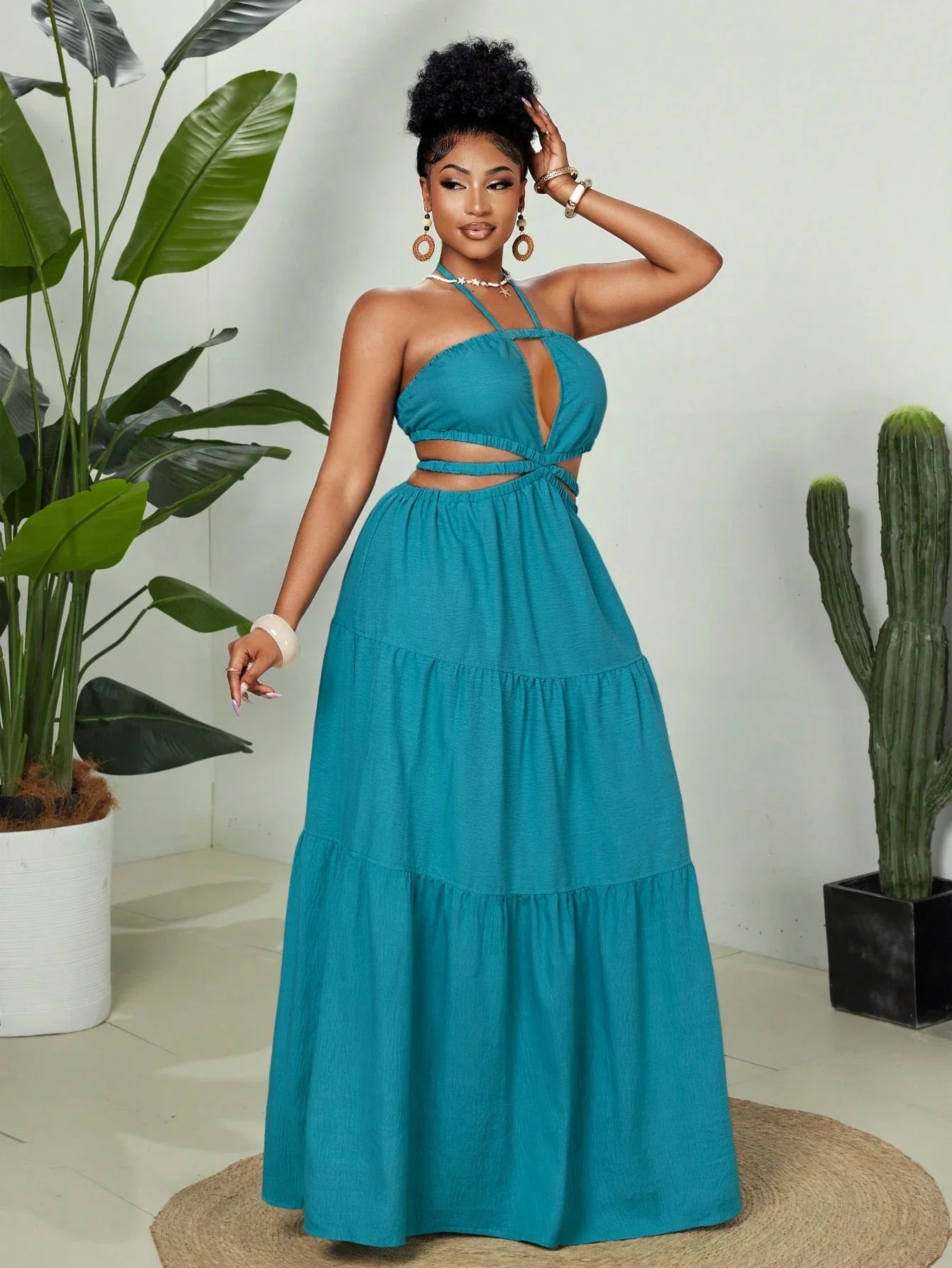 

Plus Size Sleeveless Solid Hollow Out Tiered Maxi Dress