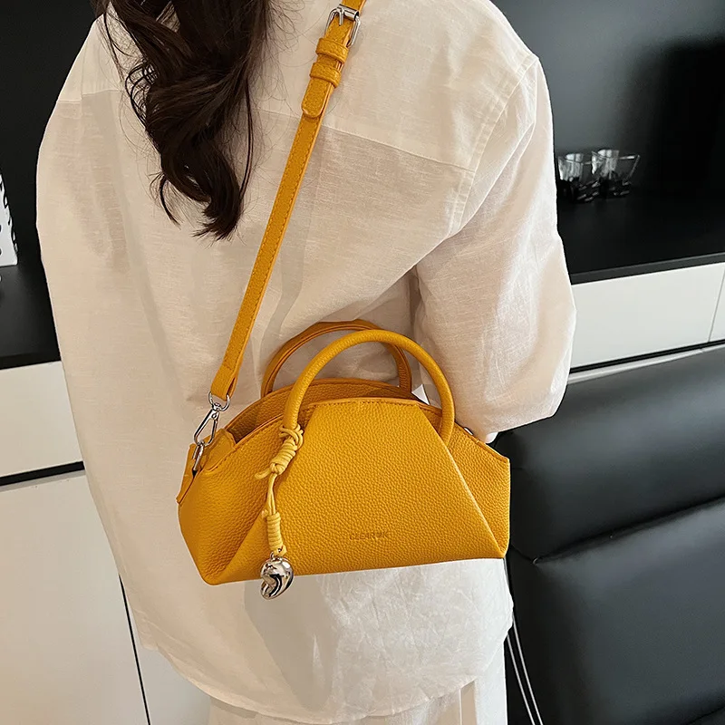 

2025 Minimalist Solid Color Shoulder Bag for Women, Stylish Handheld Cloud Purse with Wrinkled Design, Casual Chic Tote