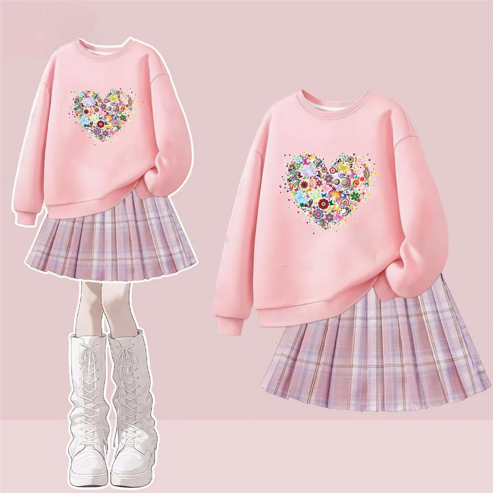 Mädchen Frühlings- und Herbstbekleidungsset, Sweatshirt mit Rundhalsausschnitt und floralem Herzmuster, Plaid-Rock mit Falten, 2-teiliges süßes Outfit