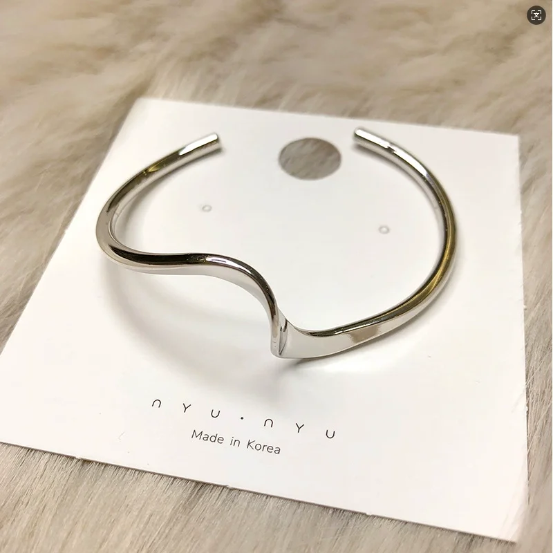 

Minimalism Style Irregular Metal Design Personality Exaggerated Open Mouth Wavy Bracelet for Women New Fashion High Jewelry Gift