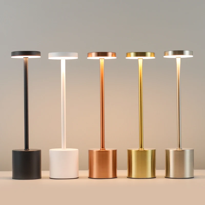 Dimmable Metal Desk Lamp, Simples LED Table Lamp, Interruptor de Toque Recarregável, 3 Cores, Quarto Criativo, Escritório, Restaurante Decoração