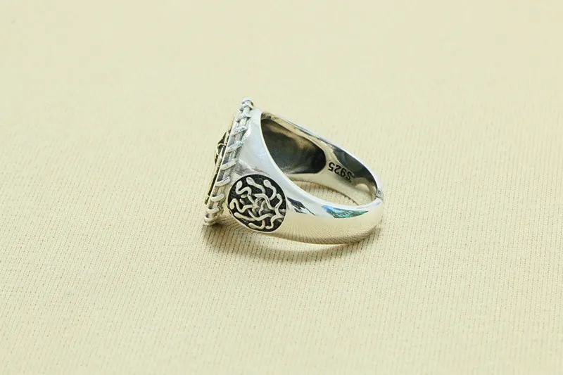 925 sterling silver trident ring with a trendy and niche design for men. Exquisite Han ins personalized and minimalist navy styl