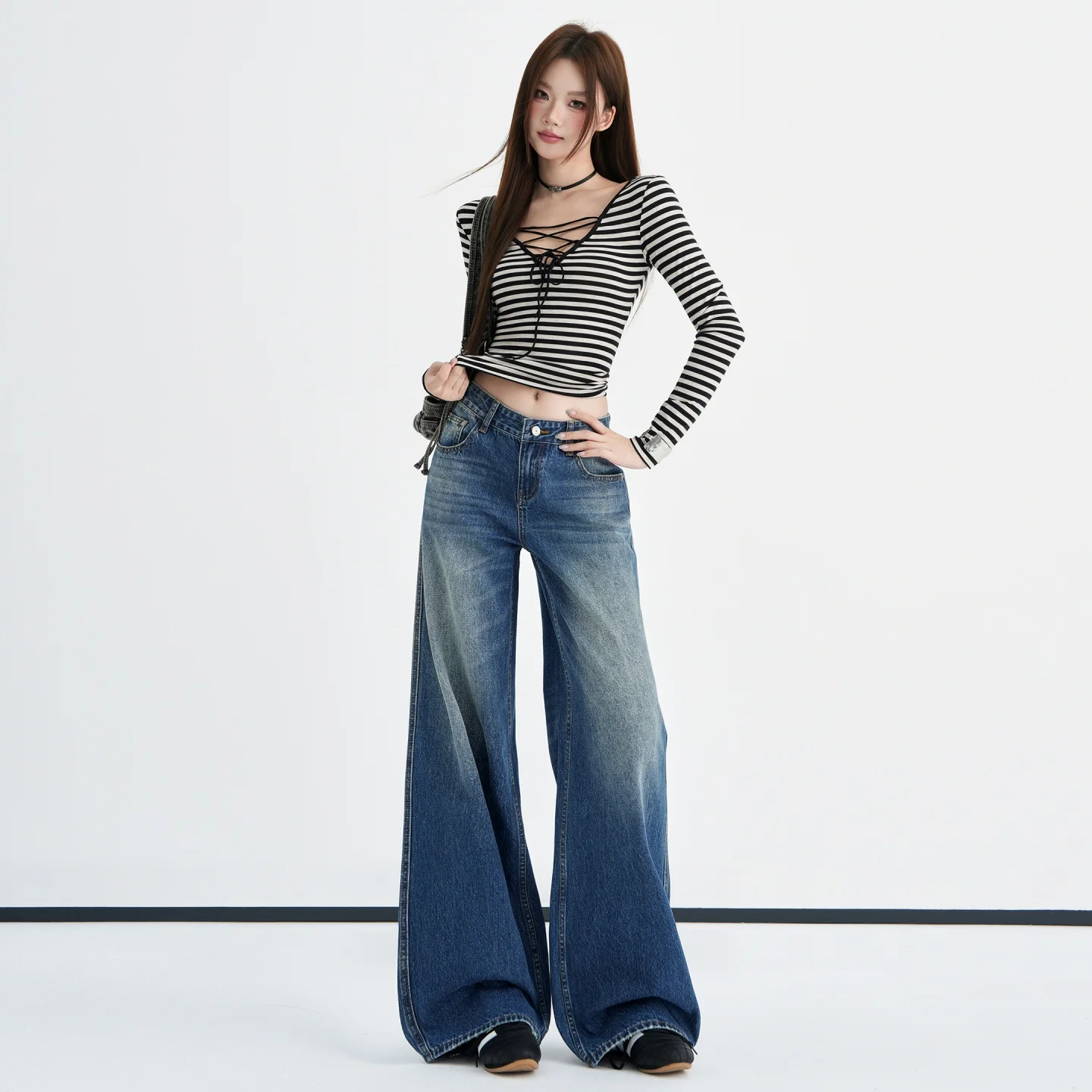 Women Vintage Blue Washed Wide Leg Jeans 2026 Early Autumn Back Pocket Heart Embroidery Loose Draped Design Denim Long Pants Y2K