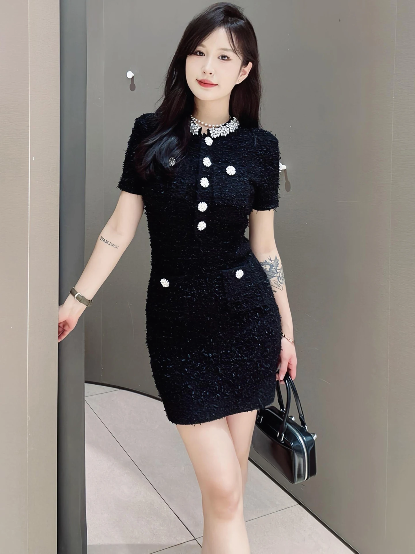 

Heavyweight Knitted Diamond Embellied Waist Cinched Hepburn Sle Dr French Sle High Waist ort Sve Stand Fit A...