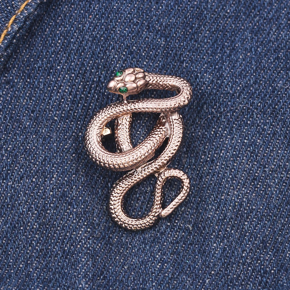 Vintage Naja Brooch Cool Snake Lapel Pins for Backpack Jacket Accessories Creativity Animal Badge for Friend Party Gifts