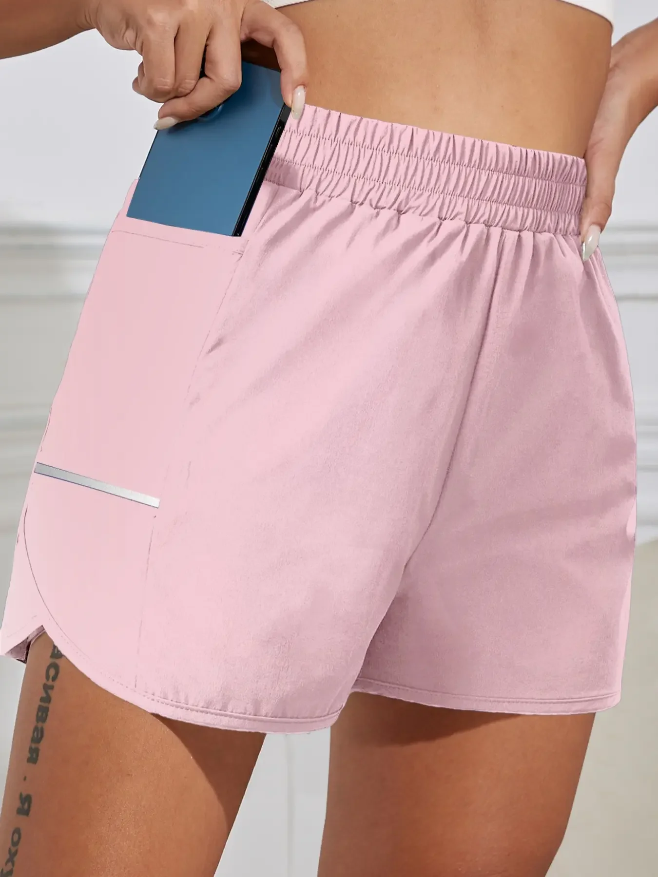 Women's new shorts with mobile phone pocket, elastic waist, sports belt, reflective strips, casual fashion sports shorts