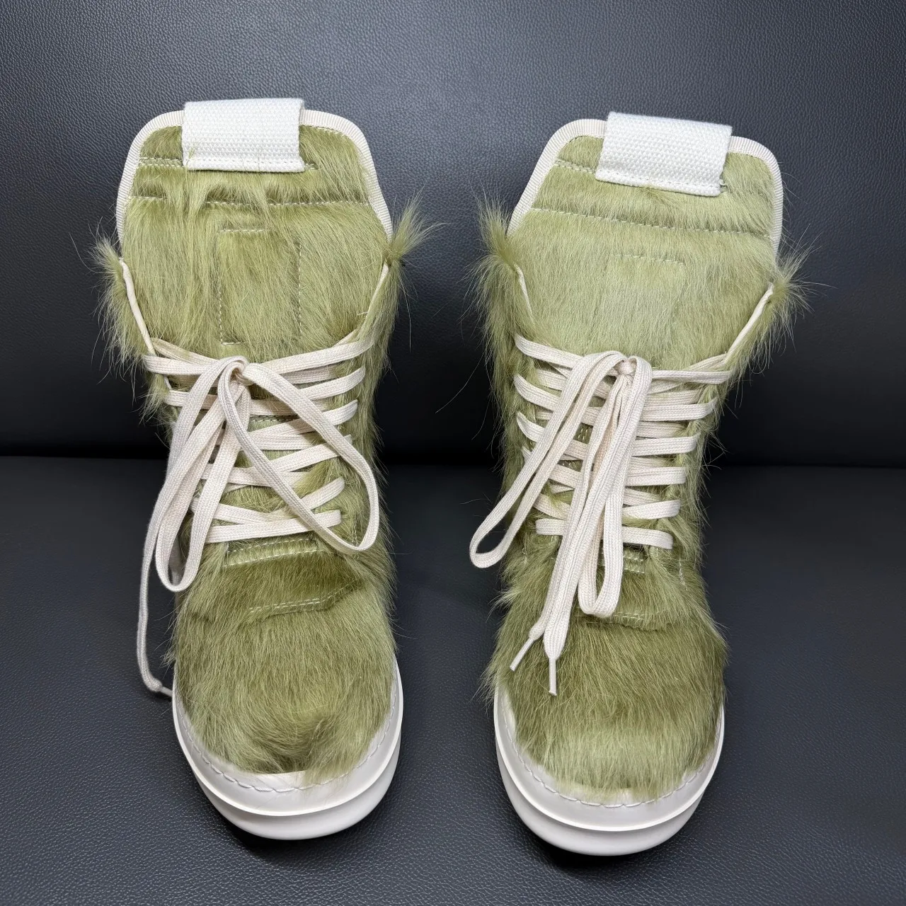 Botas de tobillo de moda de caña alta para hombre y mujer, zapatillas casuales de pelo de caballo verde, zapatos de cuero con cremallera de pelo de caballo gris de lujo.
