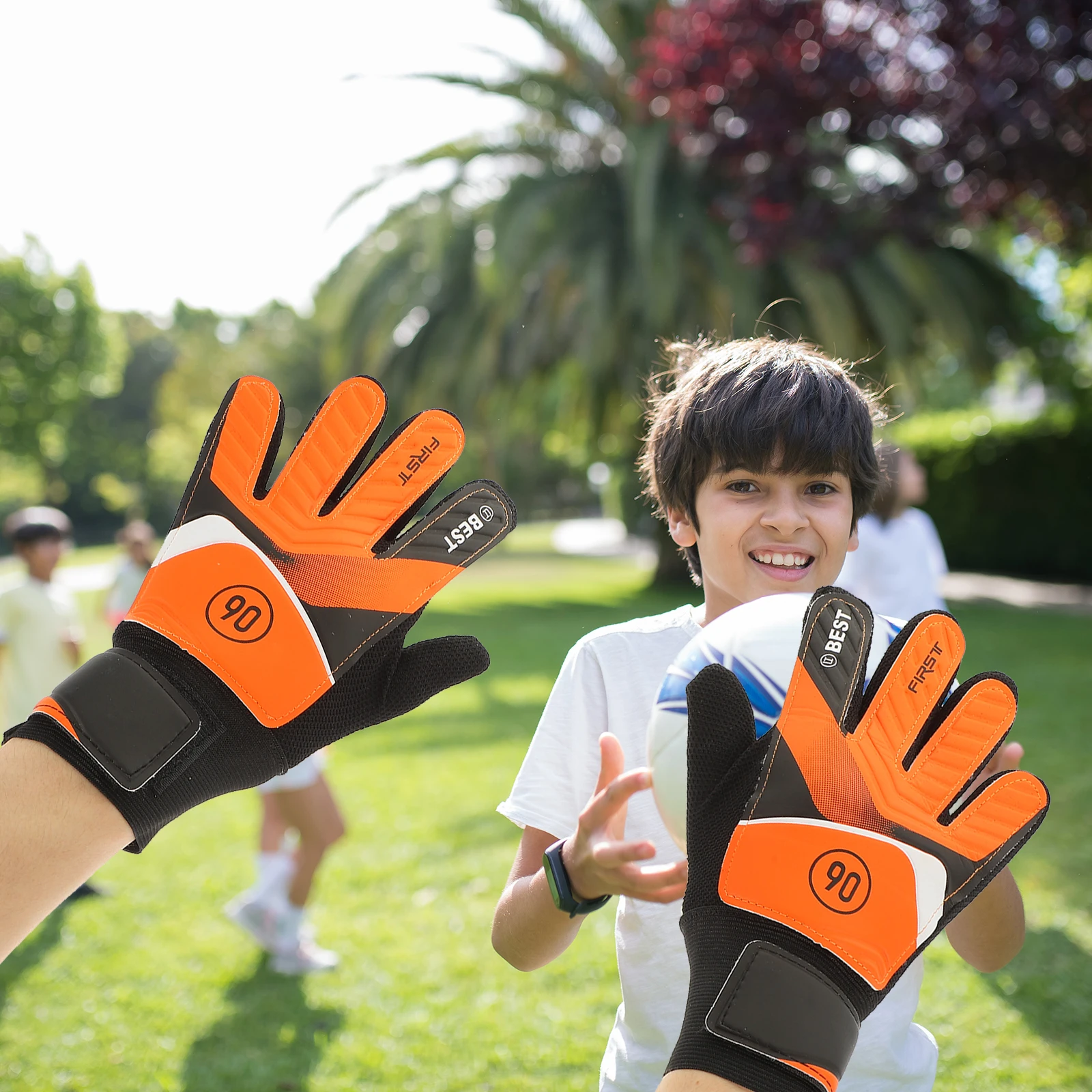 

AntiCollision Goalkeeper Gloves Kids Sports Breathable Fabric Soccer Training Accessories Football Supplies