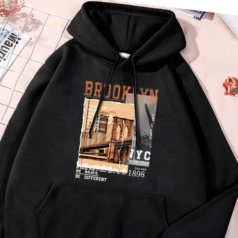 

Brooklyn Scenery Be Different Print Hoodie Women Autumn Oversize Warm Hoody Hip Hop Comfortable Sweatshirt Fleece Soft Pullover