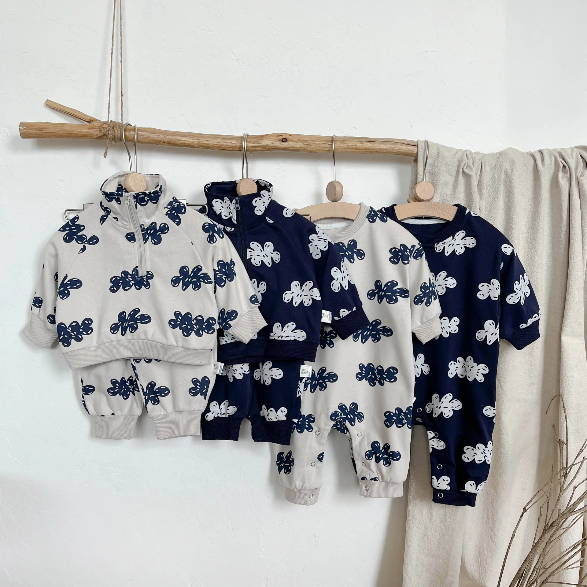 

2024 Autumn New Baby Long Sleeve Romper Cotton Infant Boy Girl Casual Jumpsuit Newborn Toddler Cute Cloud Print Onesie 0-24M