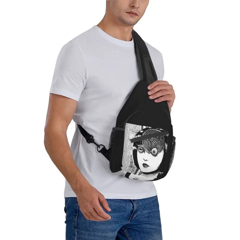 Junji Ito-mochila cruzada Uzumaki para hombre, morral de hombro de Manga de terror japonés personalizado, bolso de pecho para viaje, senderismo y día