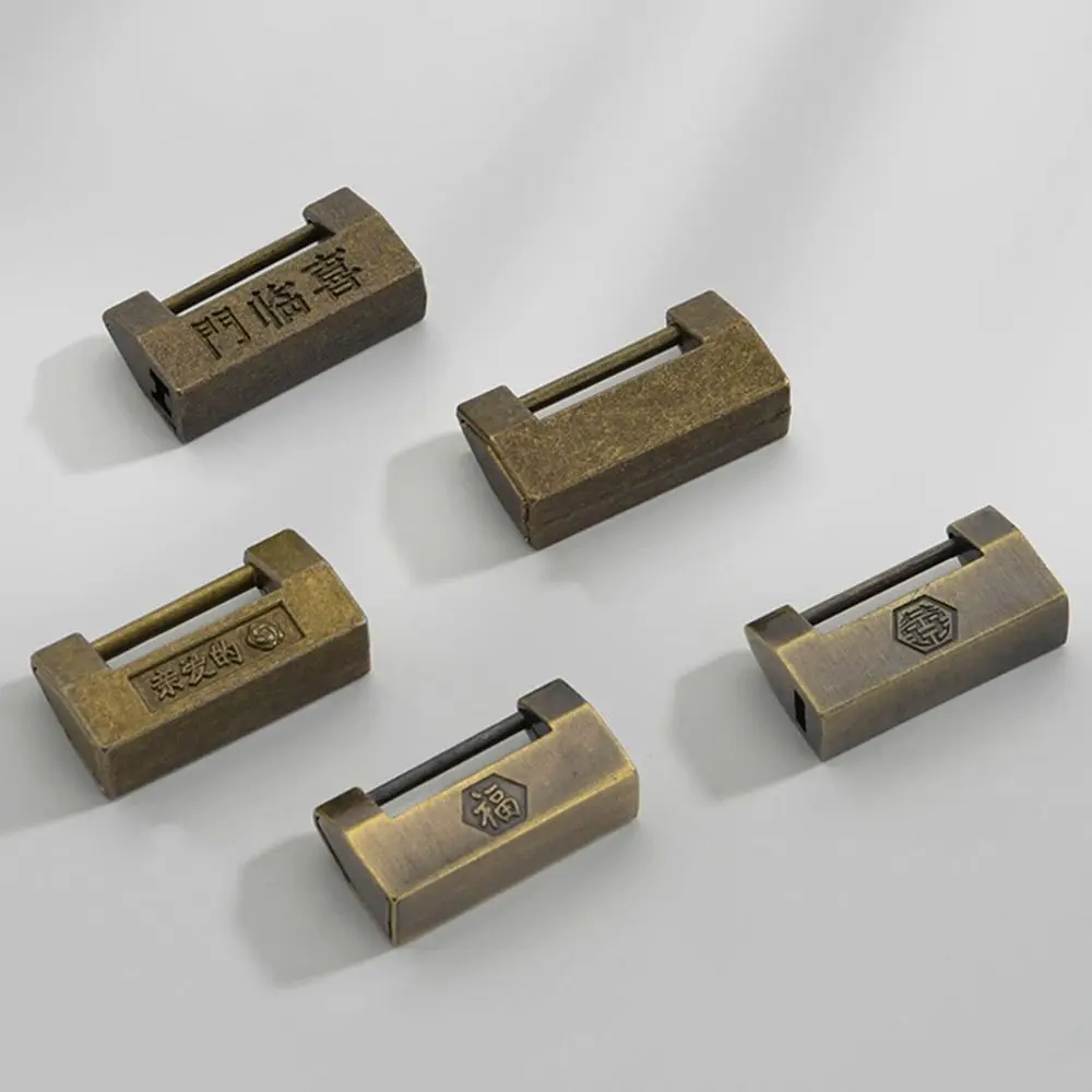 Kotak Penyimpanan Perhiasan Mini Antik dengan Gembok Retro Vintage dari Paduan Seng Dekoratif