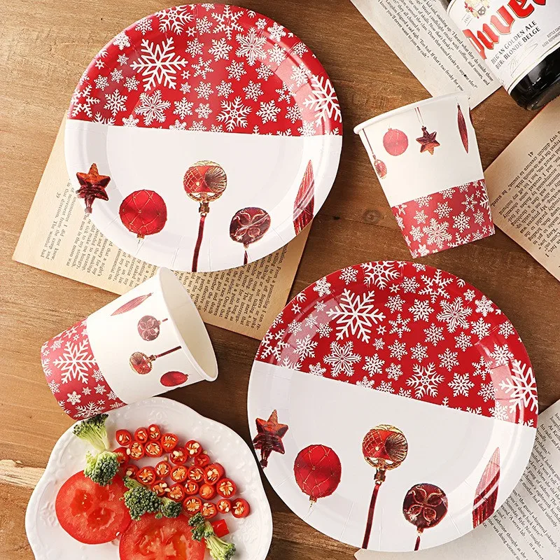 

10Pcs/set Christmas Party Disposable Tableware Paper Plates Cups Santa Claus Merry Xmas Party Supplie