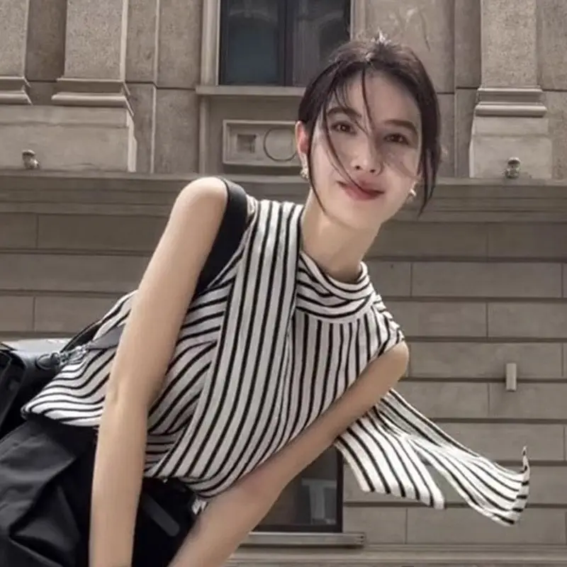 

Elegant Stripe Shirt Women's Sleeveless Bow Loose Slimming Top Summer New Style Casual Style round Neck Polyester Fiber