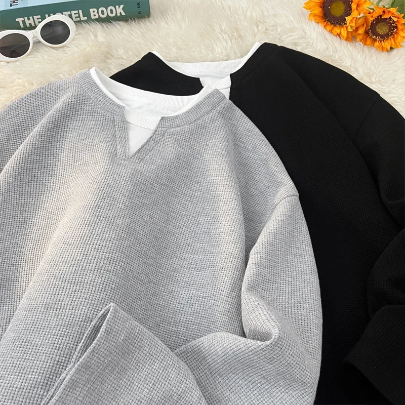 Image of Lässiges Herren-Waffelstrick-Oberteil mit Mock-Layer-Optik, Langarm, V-Ausschnitt, Relaxed Fit, Zweiteiliges-Imitat, Alltags-Pullover-Shirt
